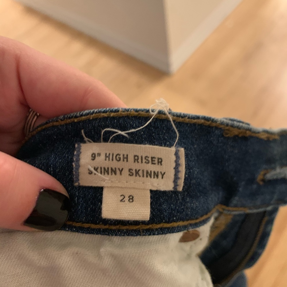 9” High Rise Skinny Distressed Jeans